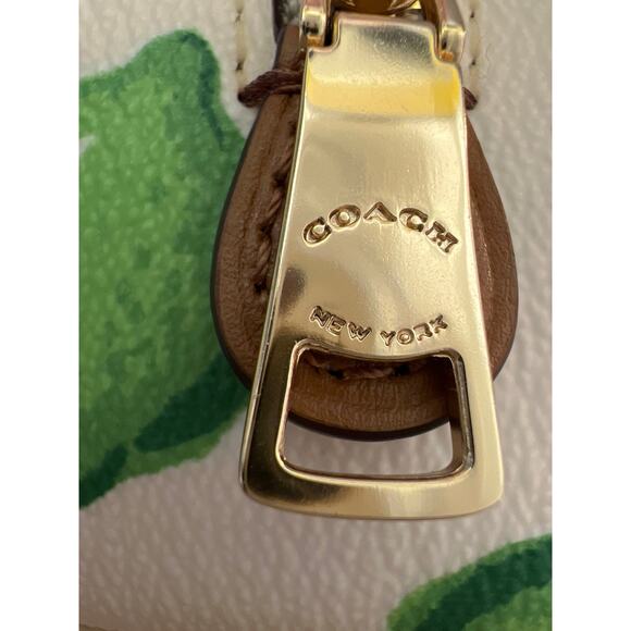 Sale!! Coach Coin Pouch Lime Print Design Bag Coach Cosmetic Case Pouch - Picture 12 of 12